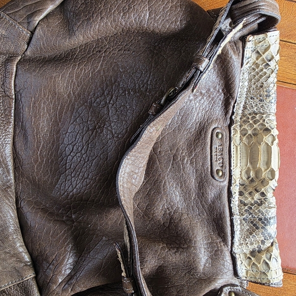 Medium Abaco Jamily Snakeskin Handbag with removable crossbody strap - NWT - Picture 9 of 9